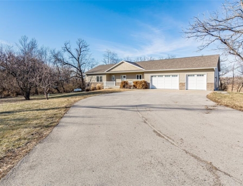 3873 Greens Grove Rd, Center Point, Ia 52213